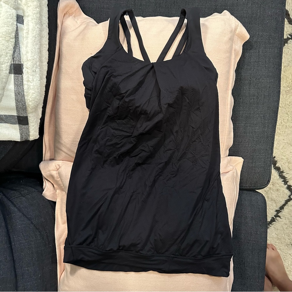 Lululemon black workout tank with built in sports bra - size 6/8
